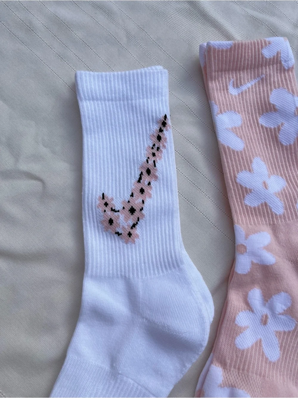 Nike Everyday Plus Dri-FIT Pink & White Floral Crew Sock Trio